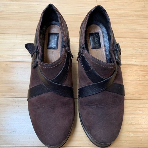 CLARK’S Artisan heeled ankle boots, 8.5. - Picture 4 of 8